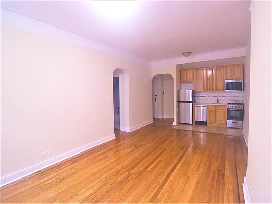 Rented by LEE & ASSOCIATES NYC RESIDENTIAL LLC | media 1