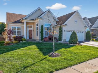 24 Fisher Island Ct, Monroe Township, NJ 08831