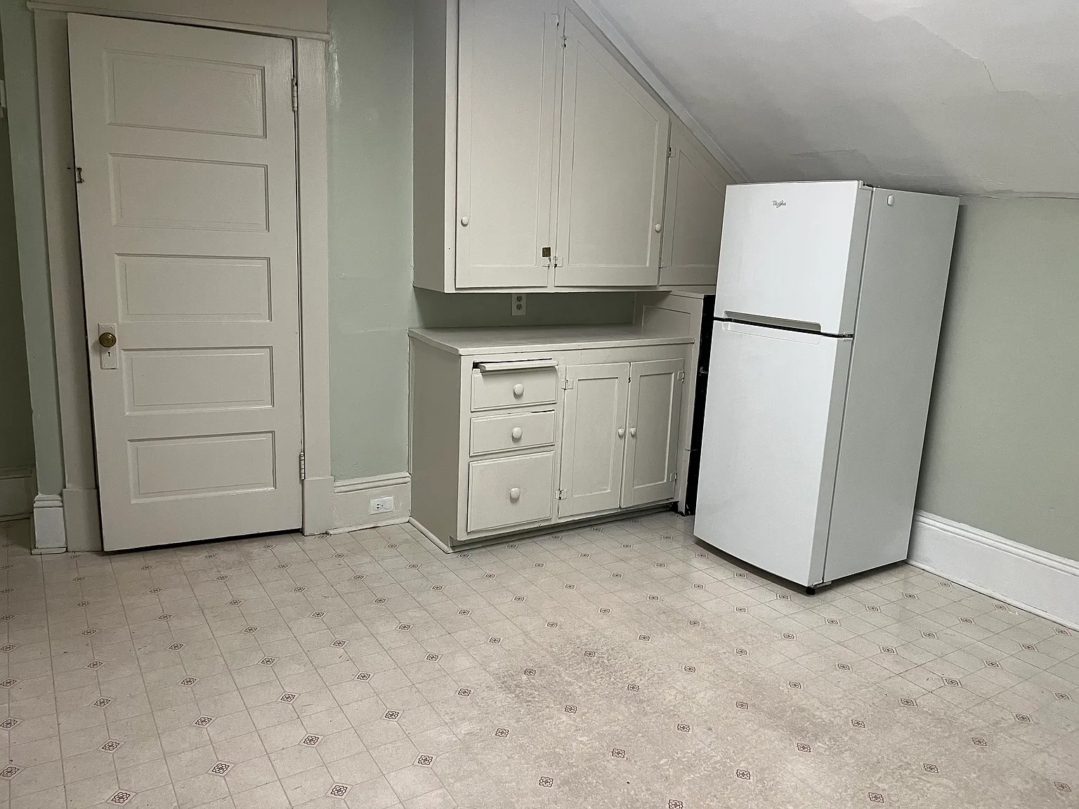 1 bed, 900 sqft, $2,450 — Photo 3