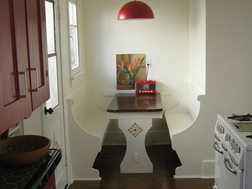 kitchen built in dining