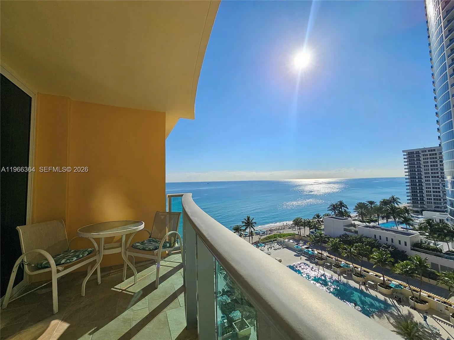 Wave Condo — Photo 2