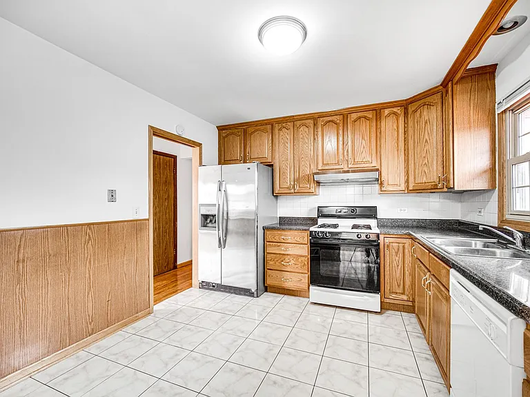 541 S Warrington Rd — Photo 7