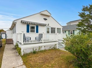 19 Plymouth St, Hampton, NH 03842