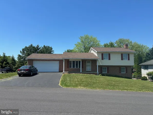 415 Elrock Dr, Chambersburg, PA 17201