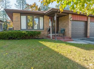 928 Tara Ct, Woodstock, IL 60098