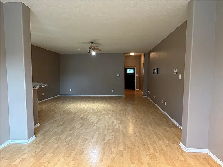 9510 Barr Spring Dr — Photo 11