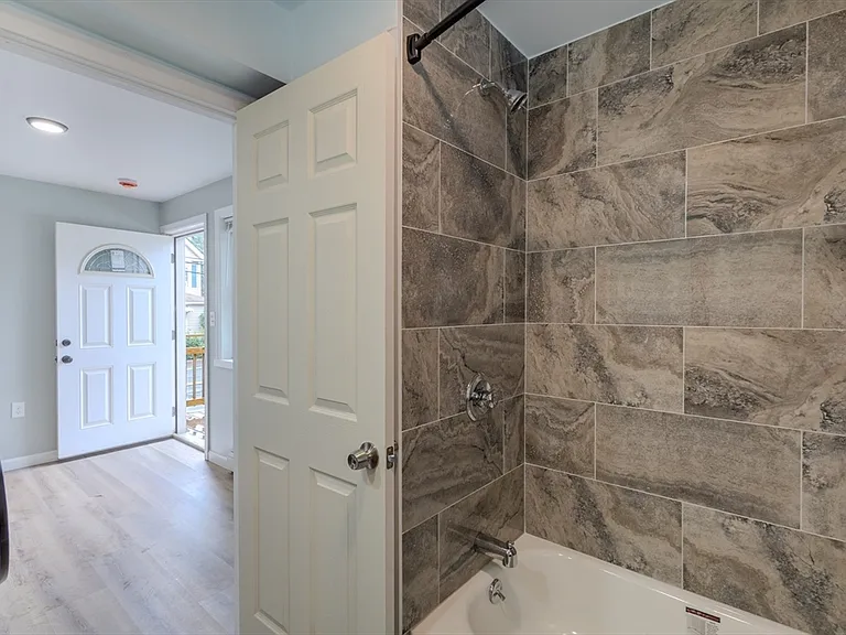 53 Berkley St #B — Photo 24