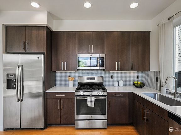 5th image of 2709 S Charlestown Street