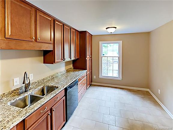 4th image of 2331 Hayloft Cres