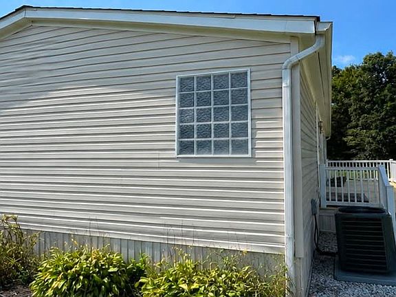 2nd image of 17 Meadowview Dr