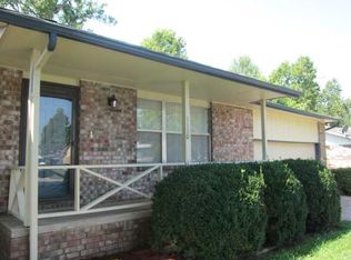 1110 W Callahan Dr, Rogers, AR 72758