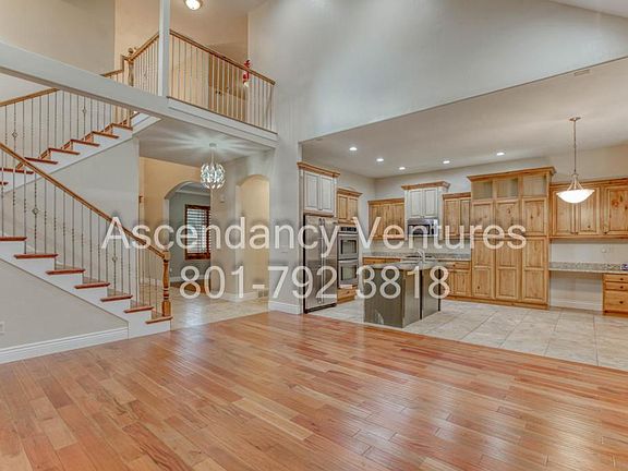 4th image of 629 E Holly Haven Cir