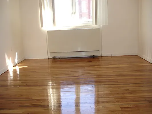 Rented by Bahar Management | media 26