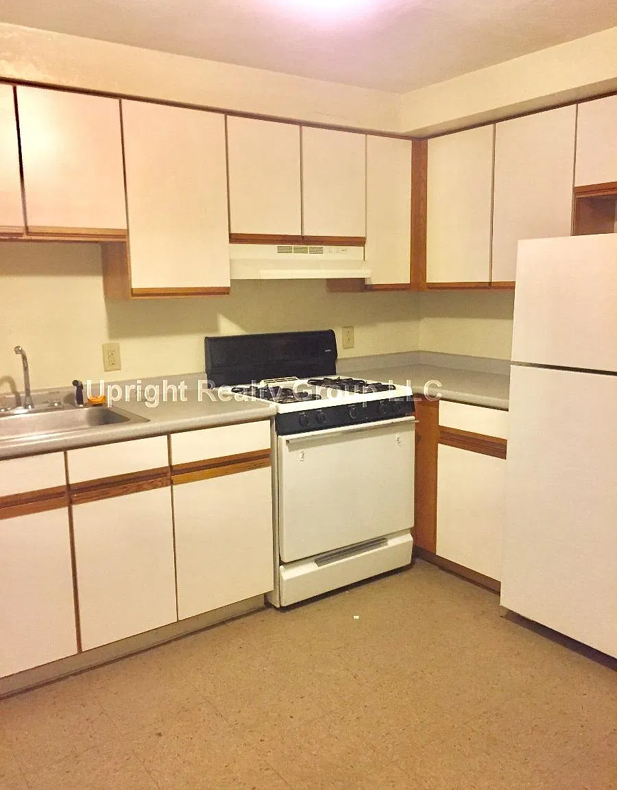 Towne Estates — Photo 4
