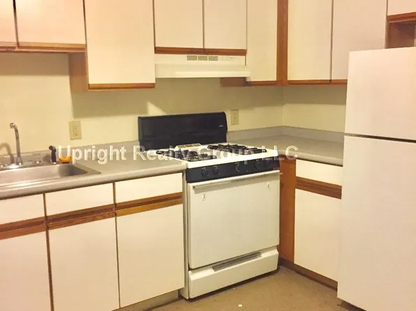 4 Adams Cir, Middleboro, MA
