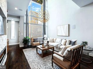 214 S 3rd St, Philadelphia, PA 19106
