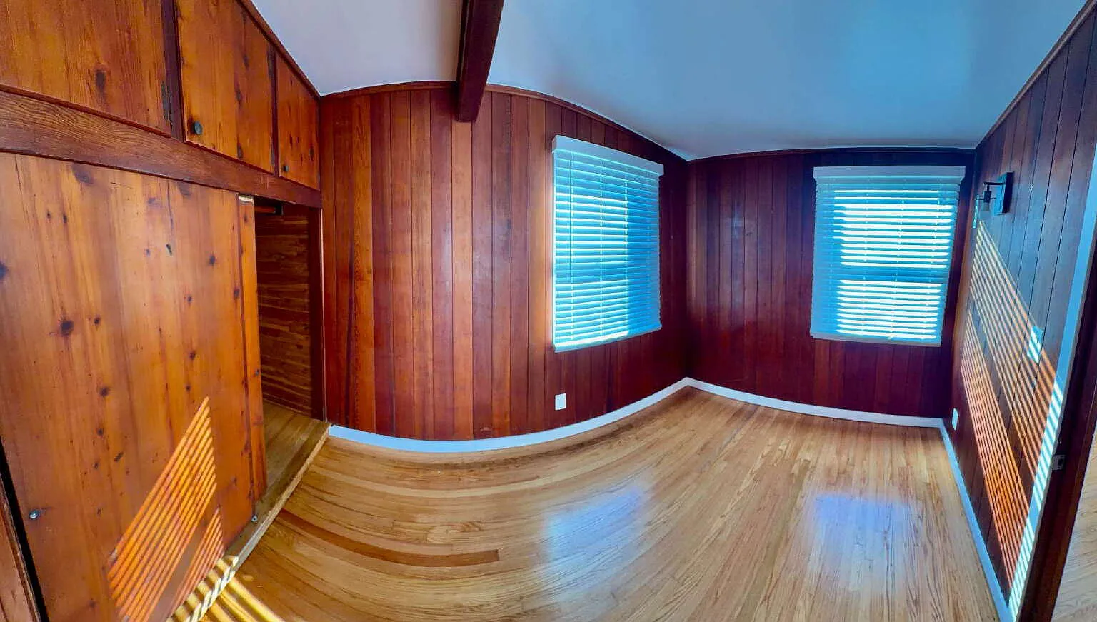5075 Niagara Ave — Photo 1