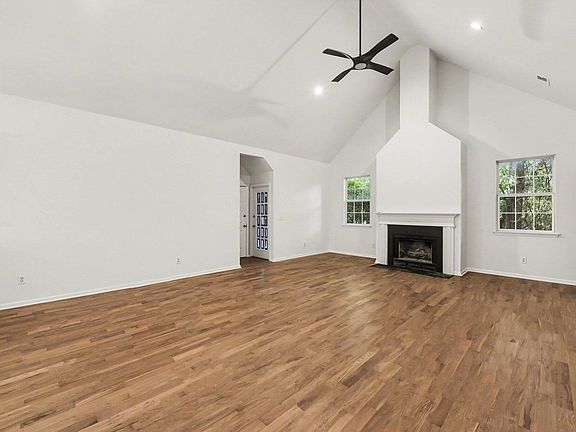 4th image of 1318 Ellison Run