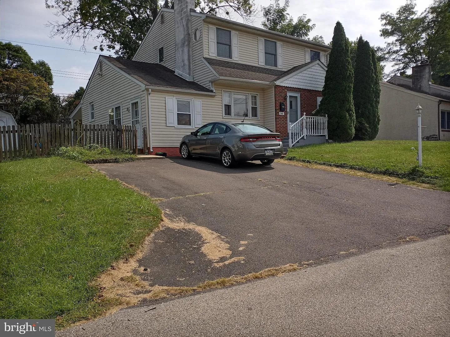 366 Windsor Ave photo 1