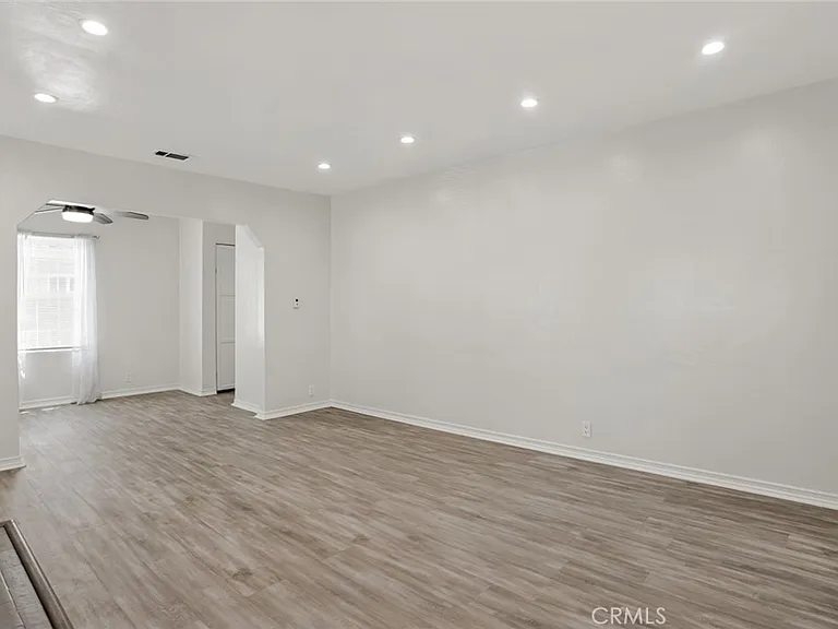 1527 N Avon St — Photo 6