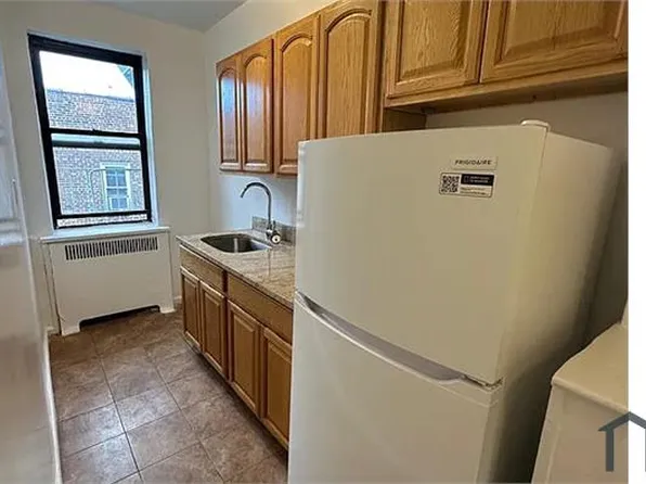 250 E 176th St APT 1H, Bronx, NY 10457