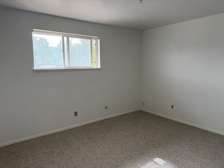 390 N 800 W #1 — Photo 8