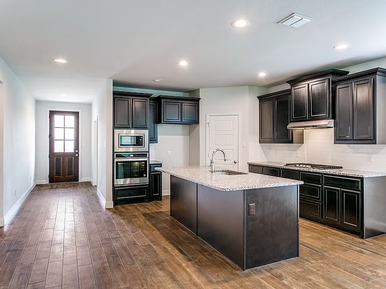 3701 Trillium Dr — Photo 5