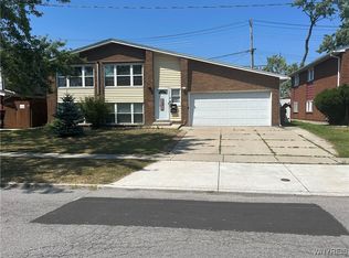 18 Barone Cir, Cheektowaga, NY 14225