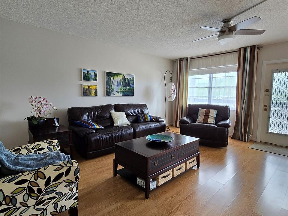 1st image of 2032 Oakridge D #2032