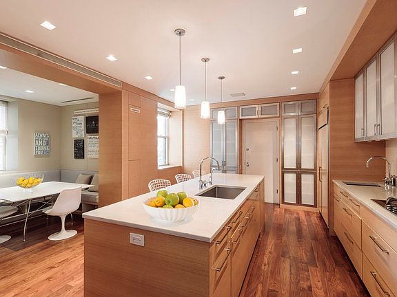 4th image of 1089 Madison Ave #6W