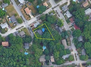 28 Grove Ave, Johnston, RI 02919