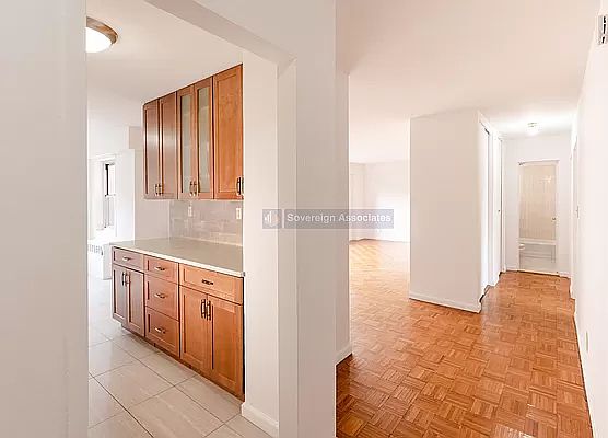 2nd image of 3130 Irwin Ave APT 5C
