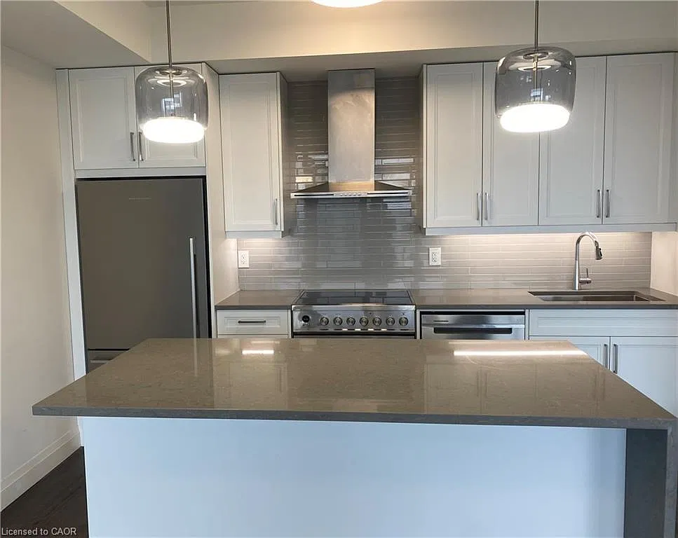 500 Brock Ave — Photo 2