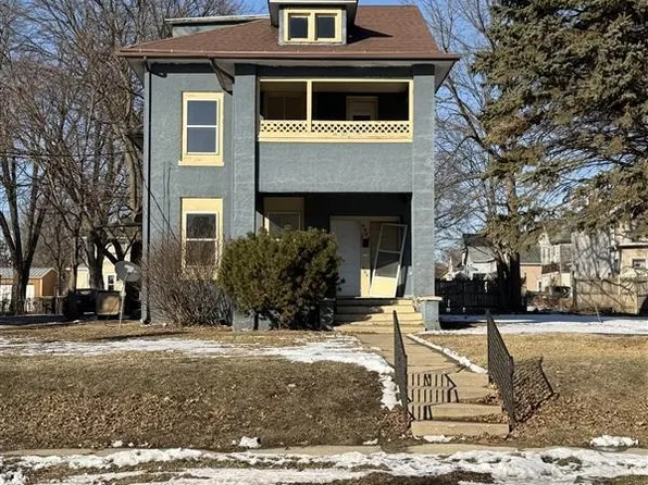 406 E Prospect Ter, Freeport, IL 61032