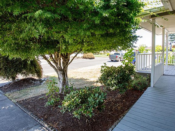 4th image of 2200 Country Club Ter