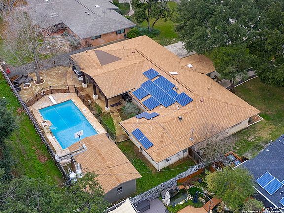2nd image of 214 OAK GLEN DR