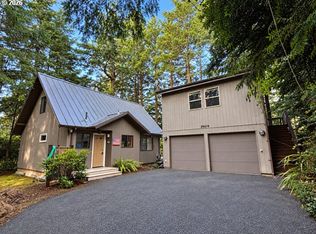 84614 E Lake Dr, Florence, OR 97439