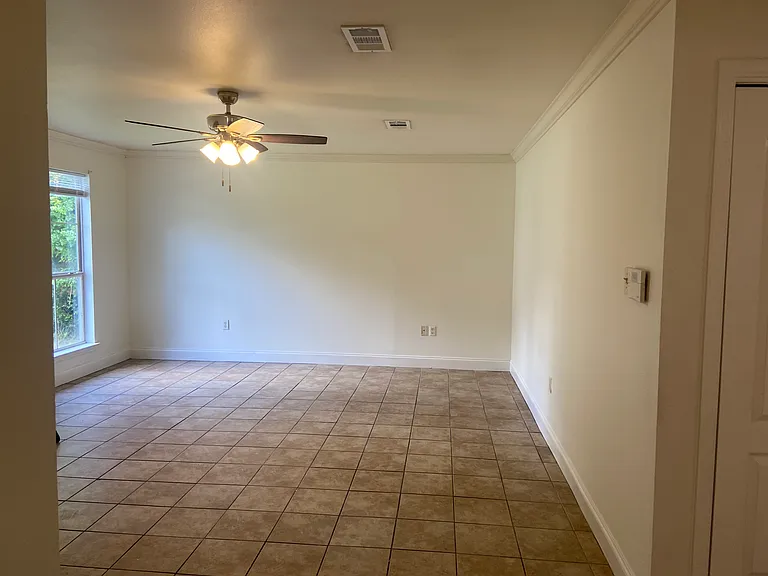 2123 Colorado St — Photo 5