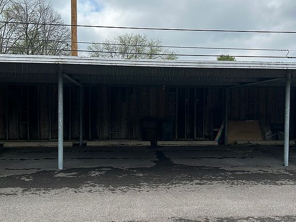 2nd image of 488 Heather St