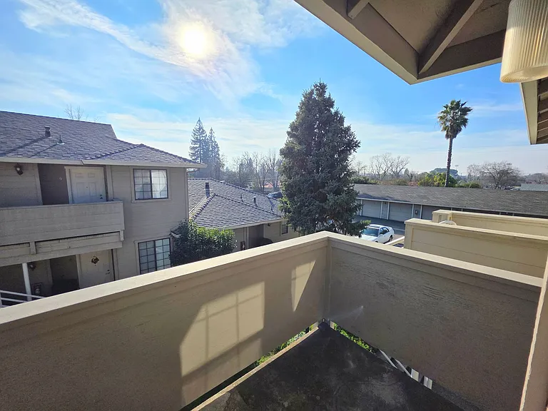 2411 Mission Ave — Photo 15