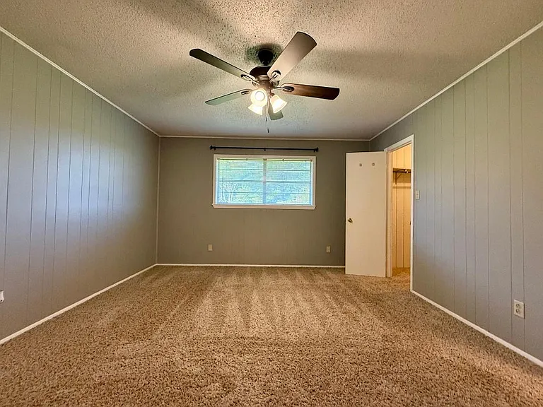 10514 FM 1650 — Photo 12