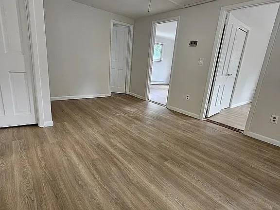 5 bed, $3,500 — Photo 2