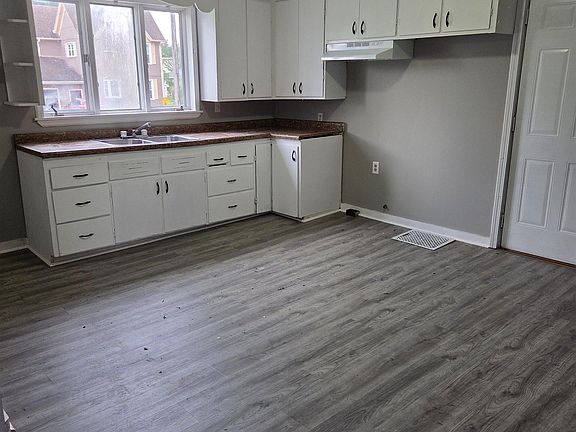 5th image of 807 6th St
