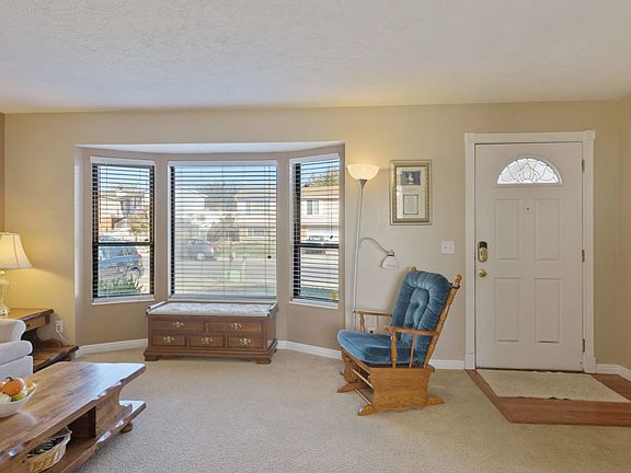 3rd image of 5549 W Joshua Cir