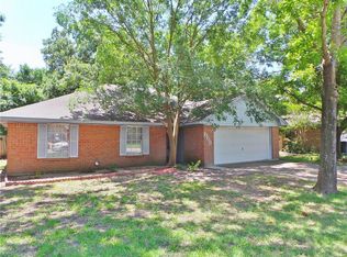 1300 Hardwood Ln, College Station, TX 77840