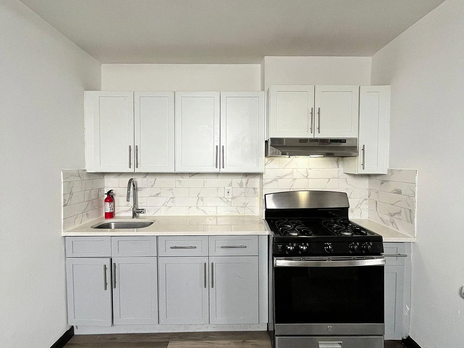 2 bed, 800 sqft, $2,000 — Photo 1