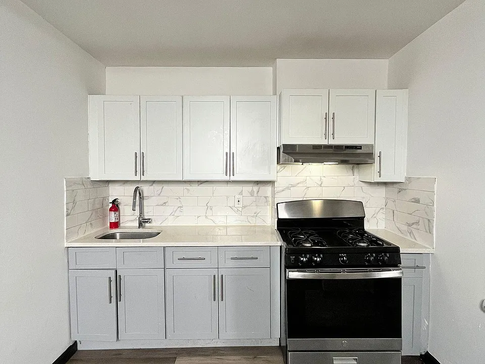 144 Clendenny Ave #3L