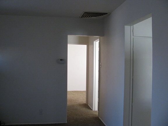 4th image of 2513 Ontario St