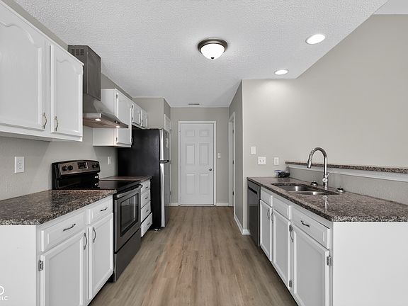 4th image of 1465 Quinlan Ct