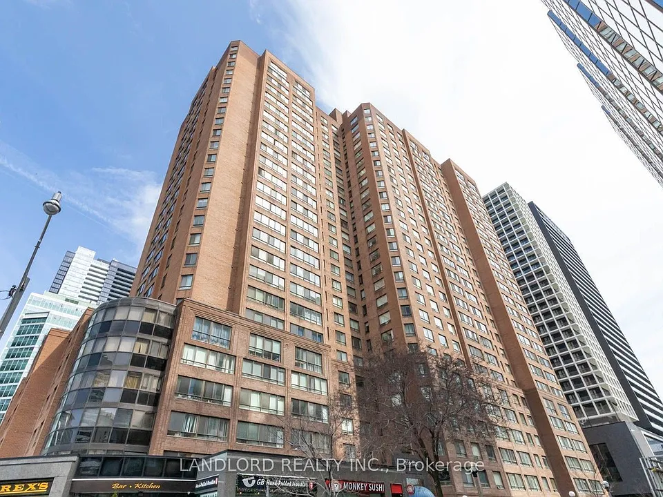 633 Bay St #1523
